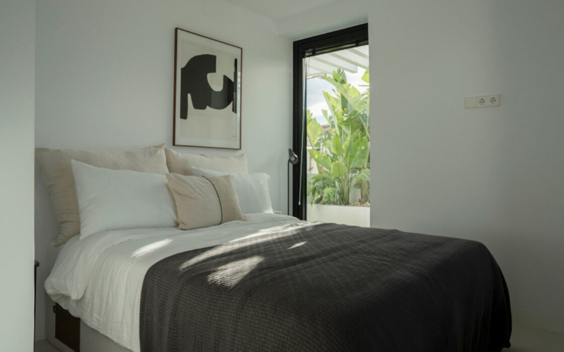 Вілла 6+5 кімнат у Новій Андалусії з терасою біля моря 260 кв.м