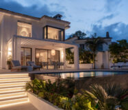 Вілла 6+5 кімнат у Новій Андалусії з терасою біля моря 260 кв.м