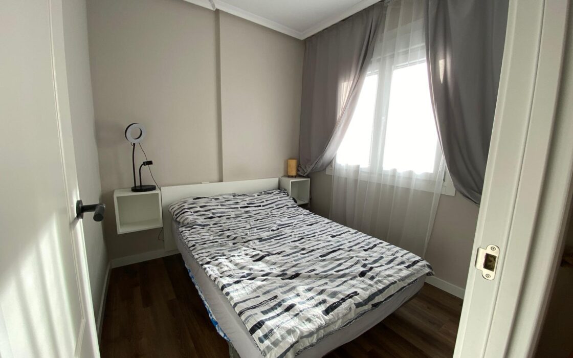 Апартаменты 71 кв.м в Торревьехе с террасой у моря