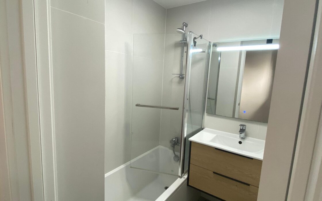 Апартаменты 71 кв.м в Торревьехе с террасой у моря