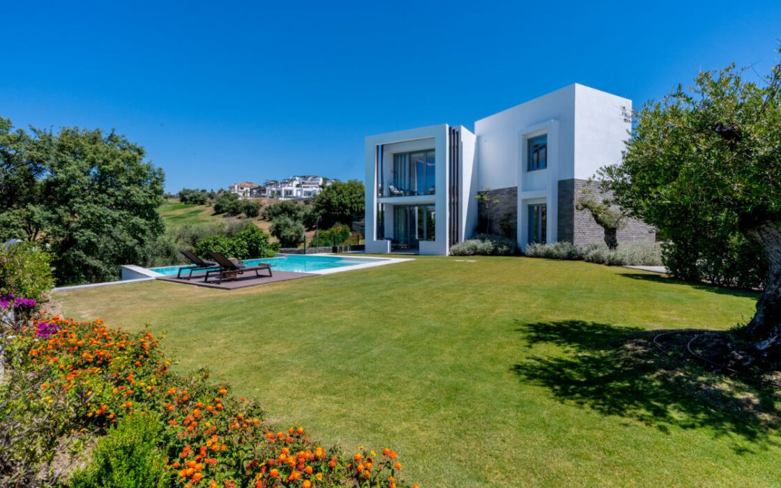 Вілла 475 кв.м з видом на море в Марбельє Есте