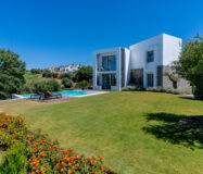 Вілла 475 кв.м з видом на море в Марбельє Есте