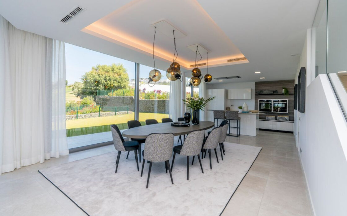 Вілла 475 кв.м з видом на море в Марбельє Есте