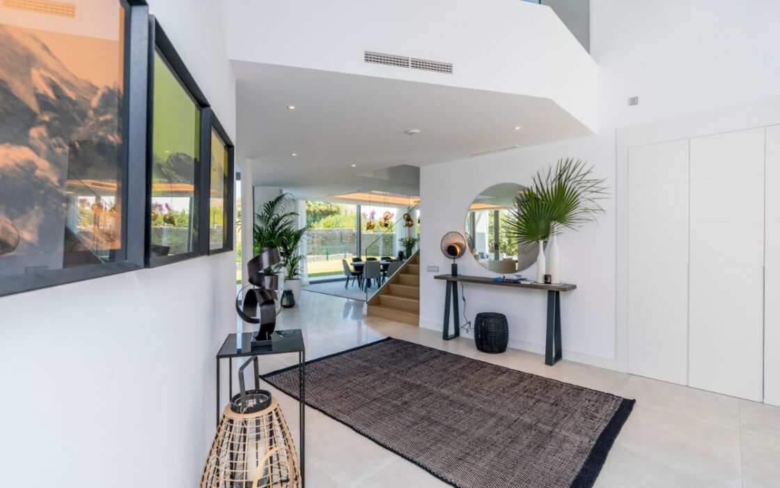 Вілла 475 кв.м з видом на море в Марбельє Есте