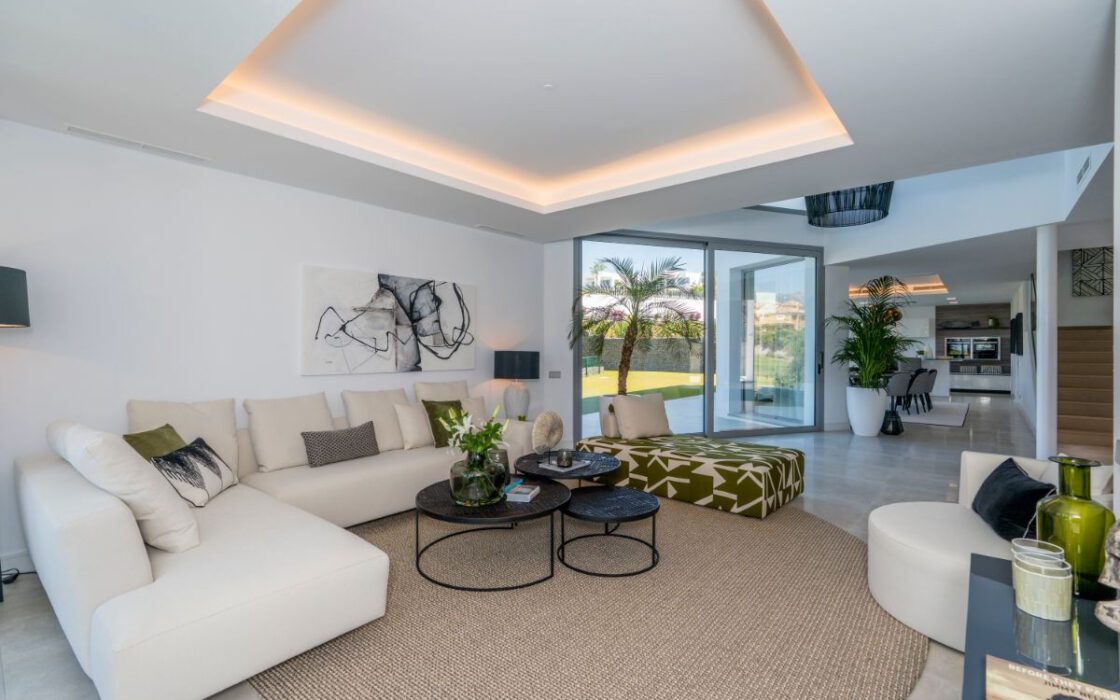 Вілла 475 кв.м з видом на море в Марбельє Есте