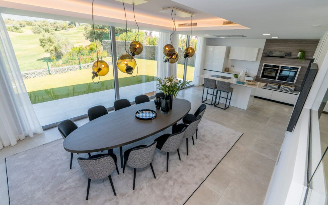 Вілла 475 кв.м з видом на море в Марбельє Есте