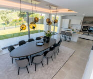 Вілла 475 кв.м з видом на море в Марбельє Есте