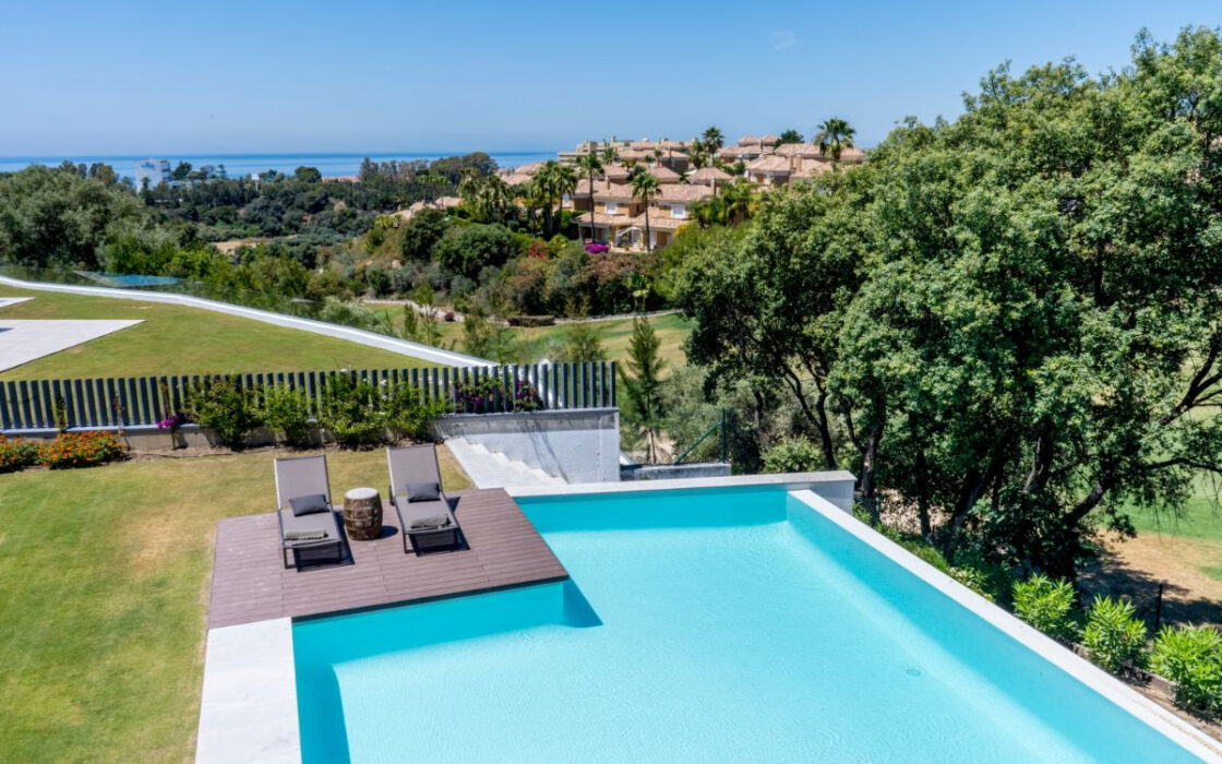 Вілла 475 кв.м з видом на море в Марбельє Есте