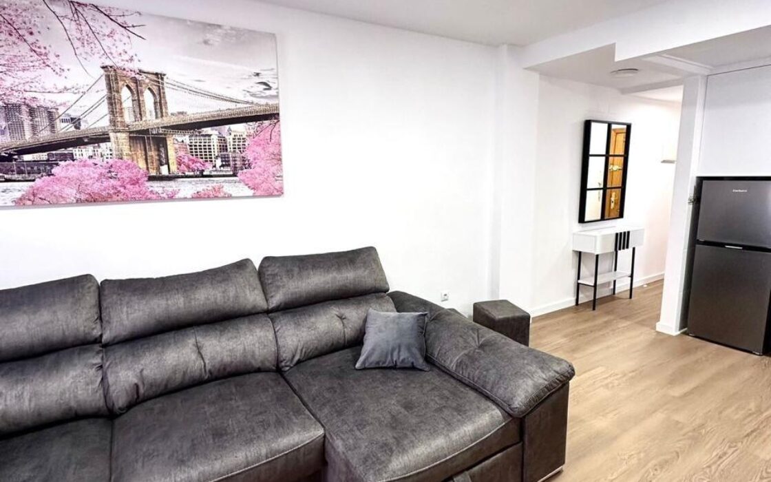 Апартаменты в Торревьехе 64 кв.м, 300 м до моря