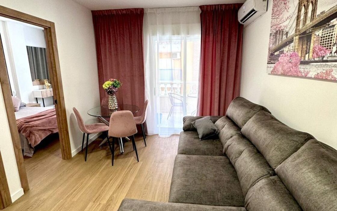 Апартаменты в Торревьехе 64 кв.м, 300 м до моря