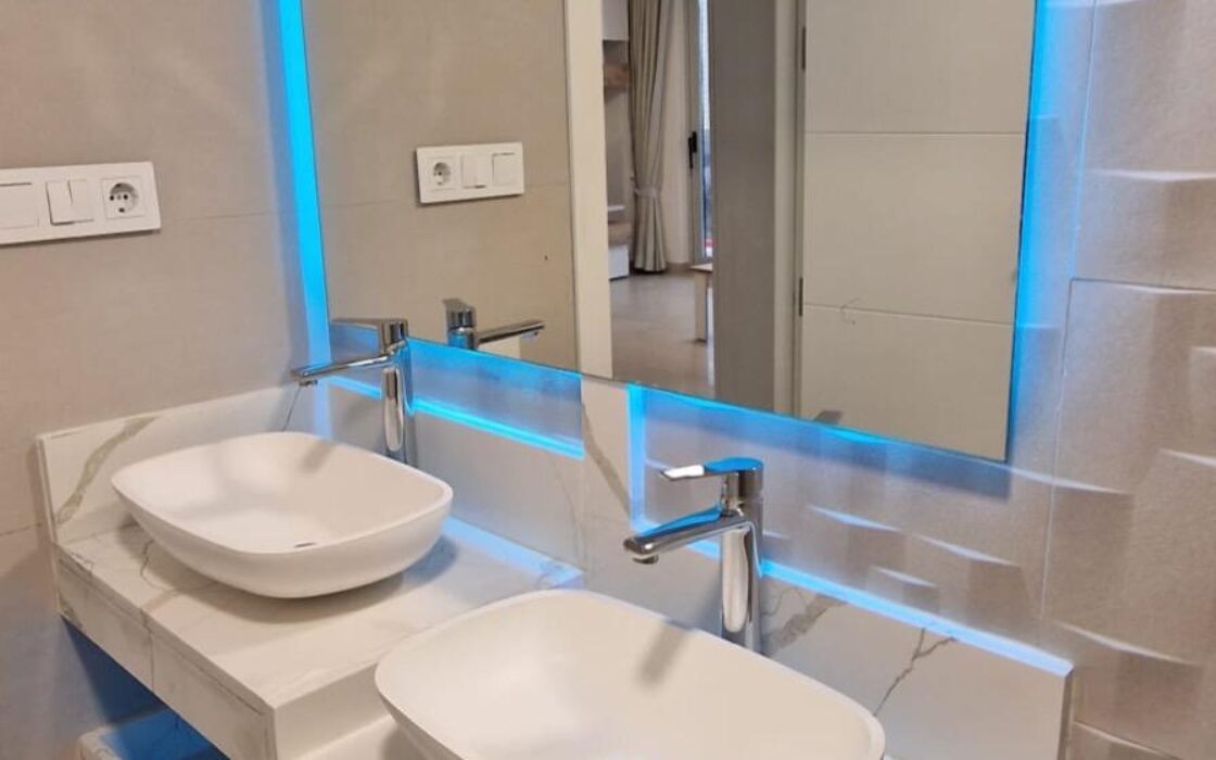 Меблированные квартиры в Ла Кала, Бенидорм с террасой 77 кв.м