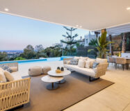 Вілла з терасою в Ла-Кінте, 678 кв.м, сучасний стиль