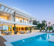 Вілла з терасою в Ла-Кінте, 678 кв.м, сучасний стиль