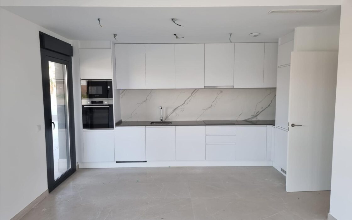 Нова квартира в Кальпе 204 кв.м з терасою біля моря