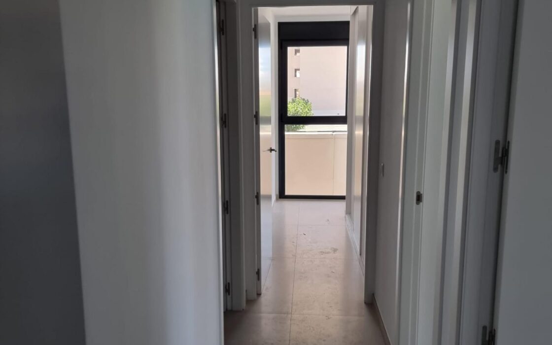 Нова квартира в Кальпе 204 кв.м з терасою біля моря