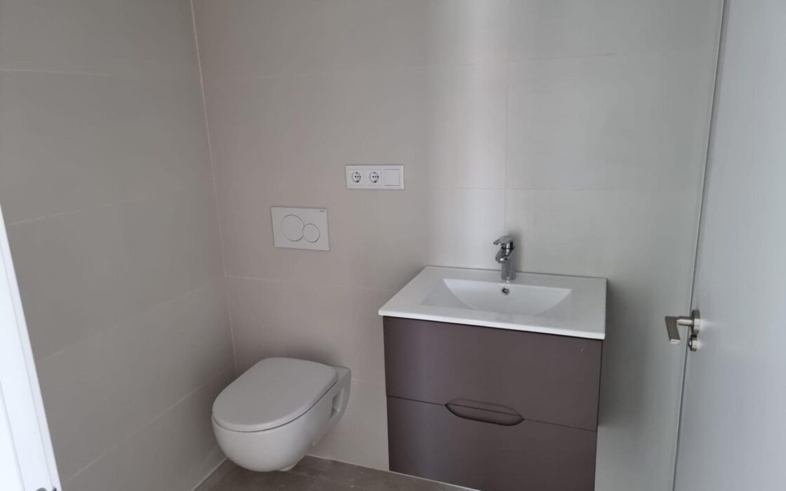 Нова квартира в Кальпе 204 кв.м з терасою біля моря