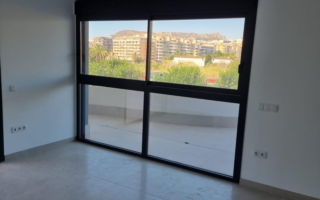 Нова квартира в Кальпе 204 кв.м з терасою біля моря