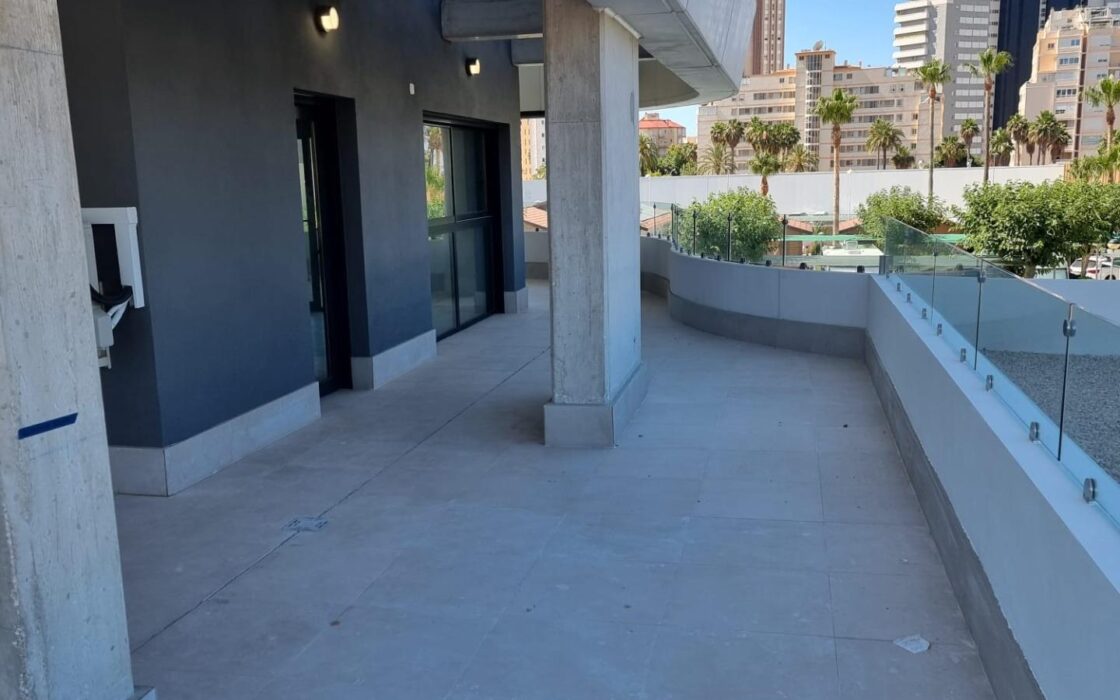 Нова квартира в Кальпе 204 кв.м з терасою біля моря