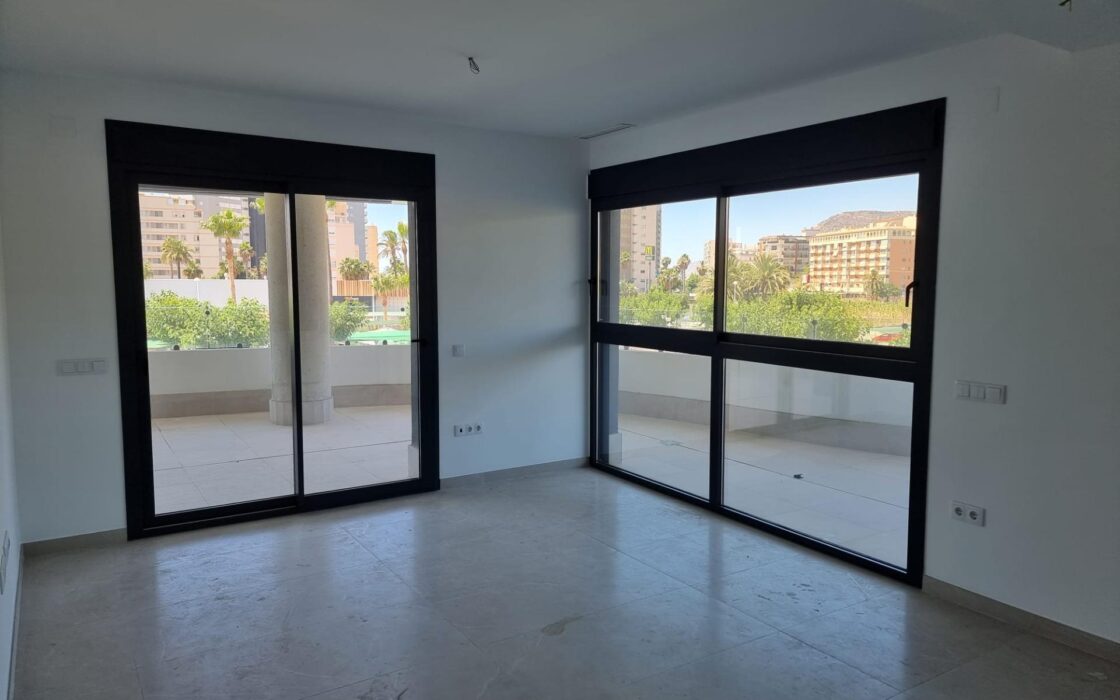 Нова квартира в Кальпе 204 кв.м з терасою біля моря