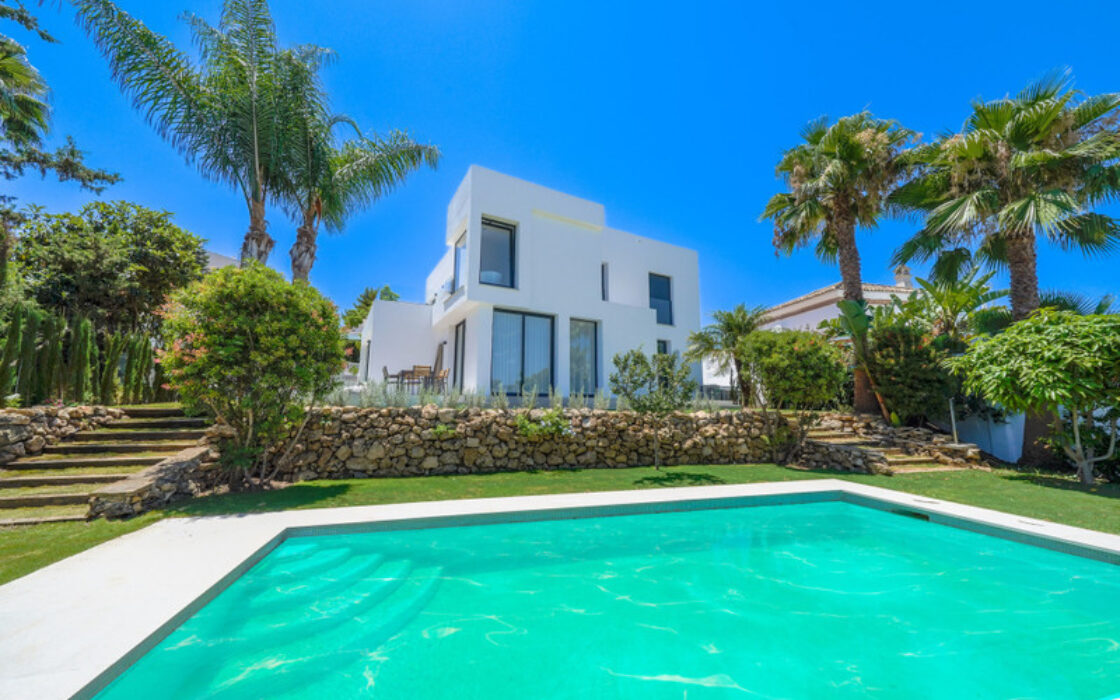 Вилла с террасой в Новой Андалусии, 425 кв.м, современный стиль