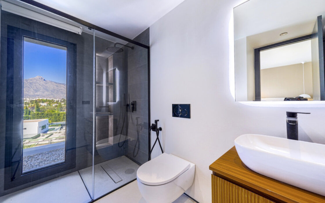 Вилла с террасой в Новой Андалусии, 425 кв.м, современный стиль