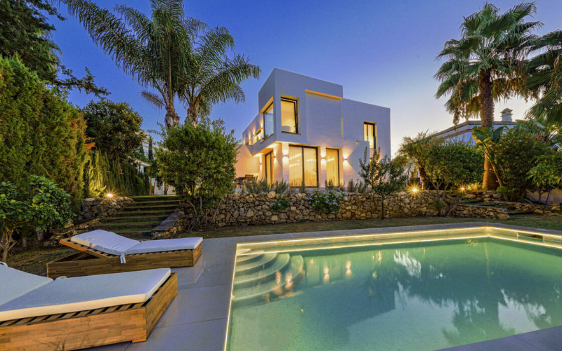 Вилла с террасой в Новой Андалусии, 425 кв.м, современный стиль