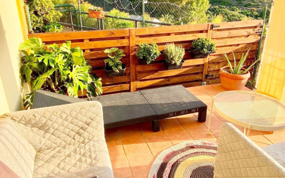 Квартира в Касаресе 80 кв.м з терасою та морським видом