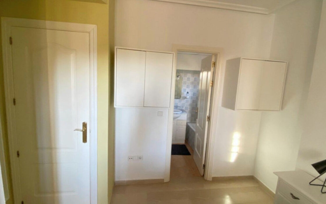 Квартира в Касаресе 80 кв.м з терасою та морським видом