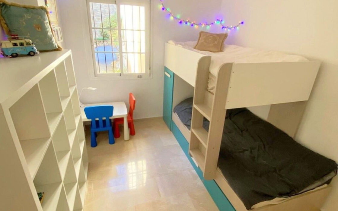 Квартира в Касаресе 80 кв.м з терасою та морським видом