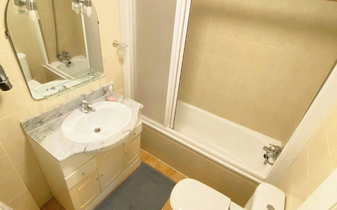 Квартира в Касаресе 80 кв.м з терасою та морським видом