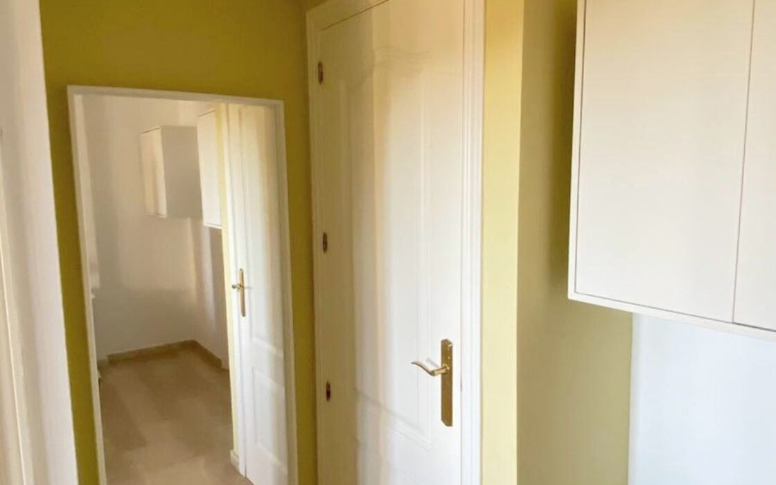 Квартира в Касаресе 80 кв.м з терасою та морським видом