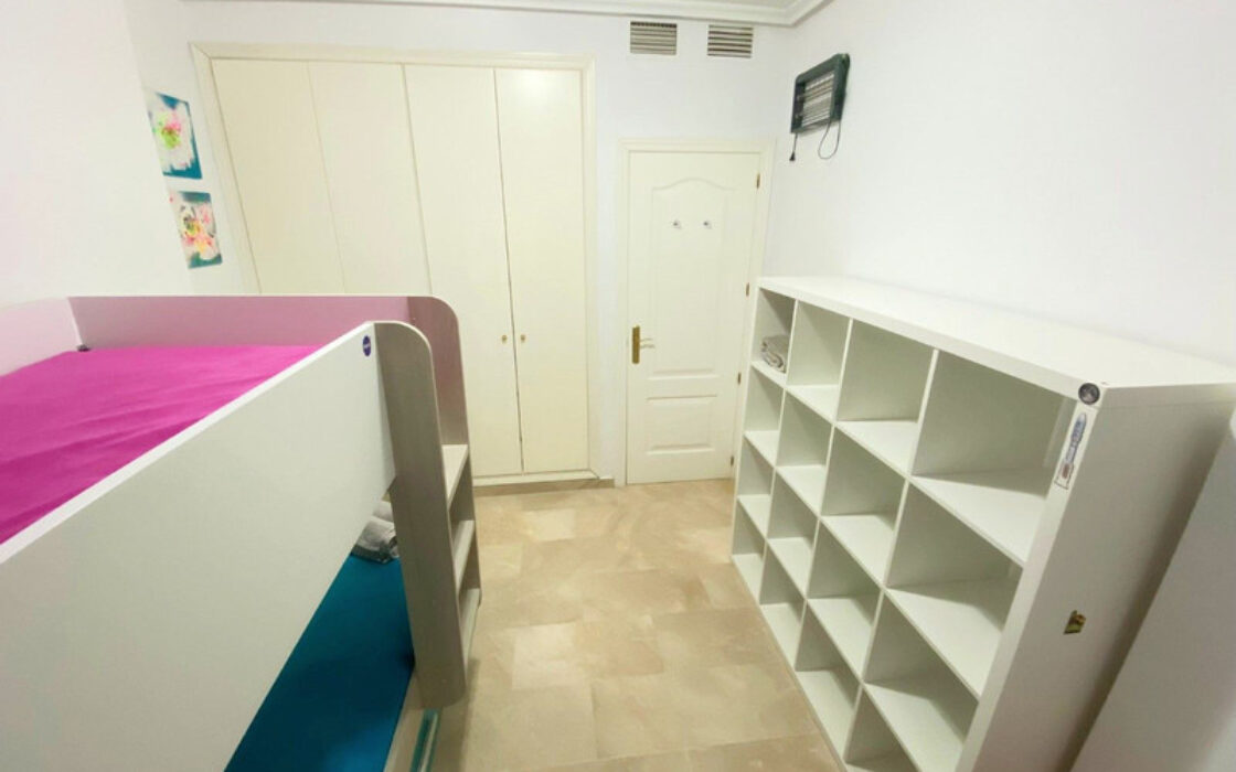 Квартира в Касаресе 80 кв.м з терасою та морським видом