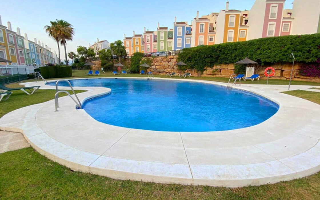 Квартира в Касаресе 80 кв.м з терасою та морським видом