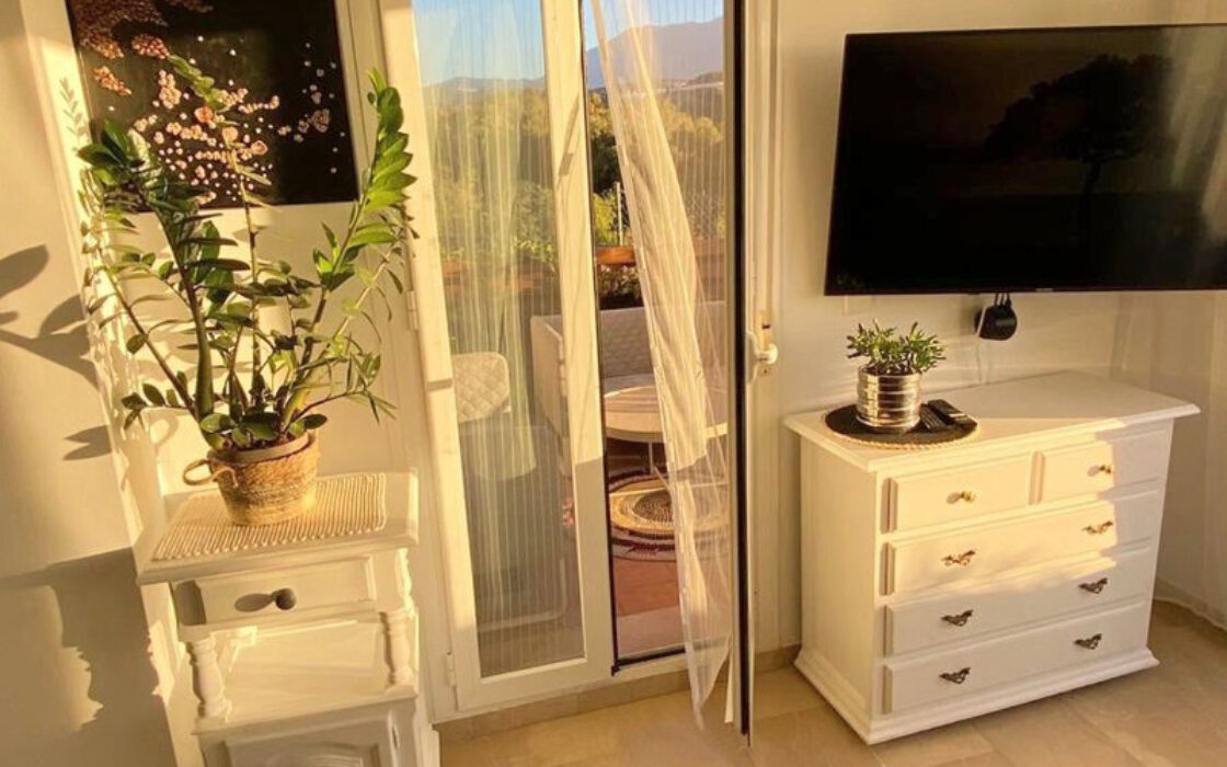 Квартира в Касаресе 80 кв.м з терасою та морським видом