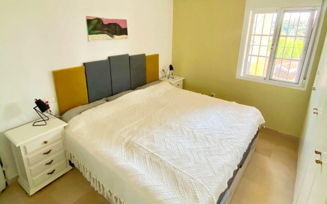 Квартира в Касаресе 80 кв.м з терасою та морським видом