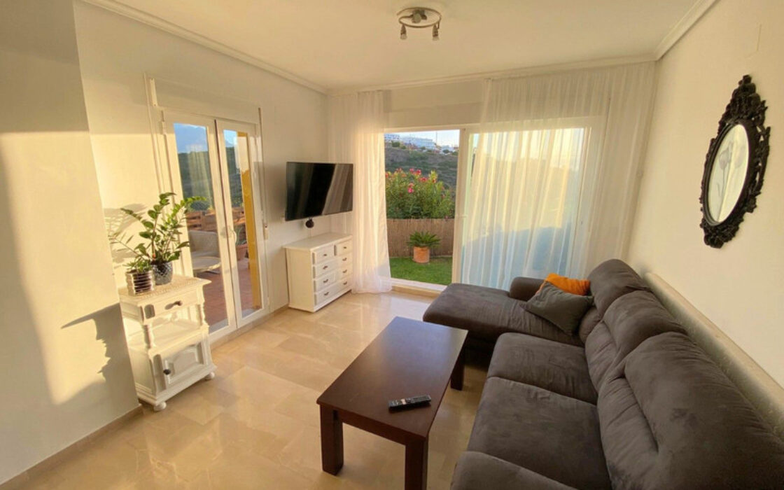 Квартира в Касаресе 80 кв.м з терасою та морським видом