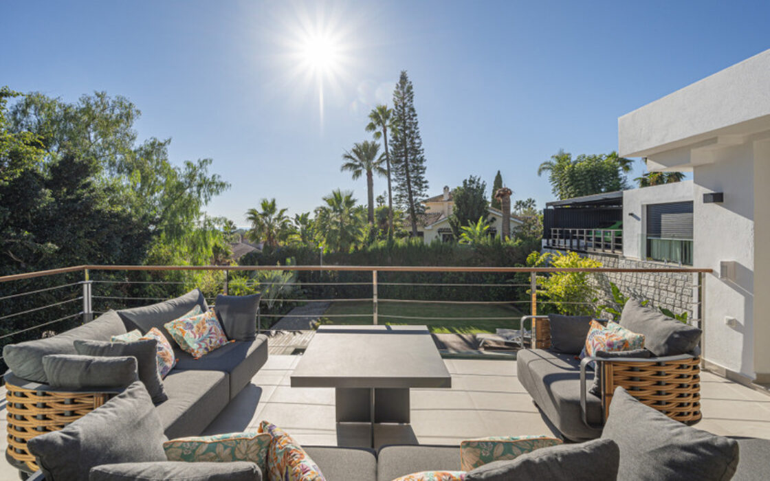 Исключительная вилла в Эль-Росарио 374 кв.м с террасой