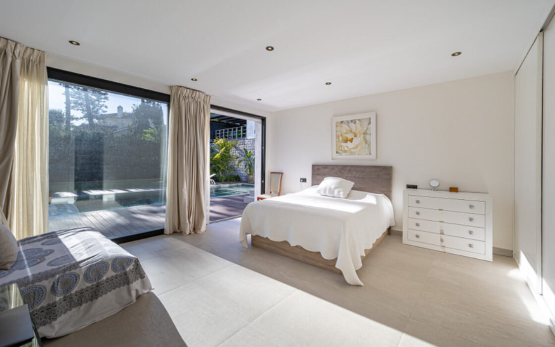 Исключительная вилла в Эль-Росарио 374 кв.м с террасой