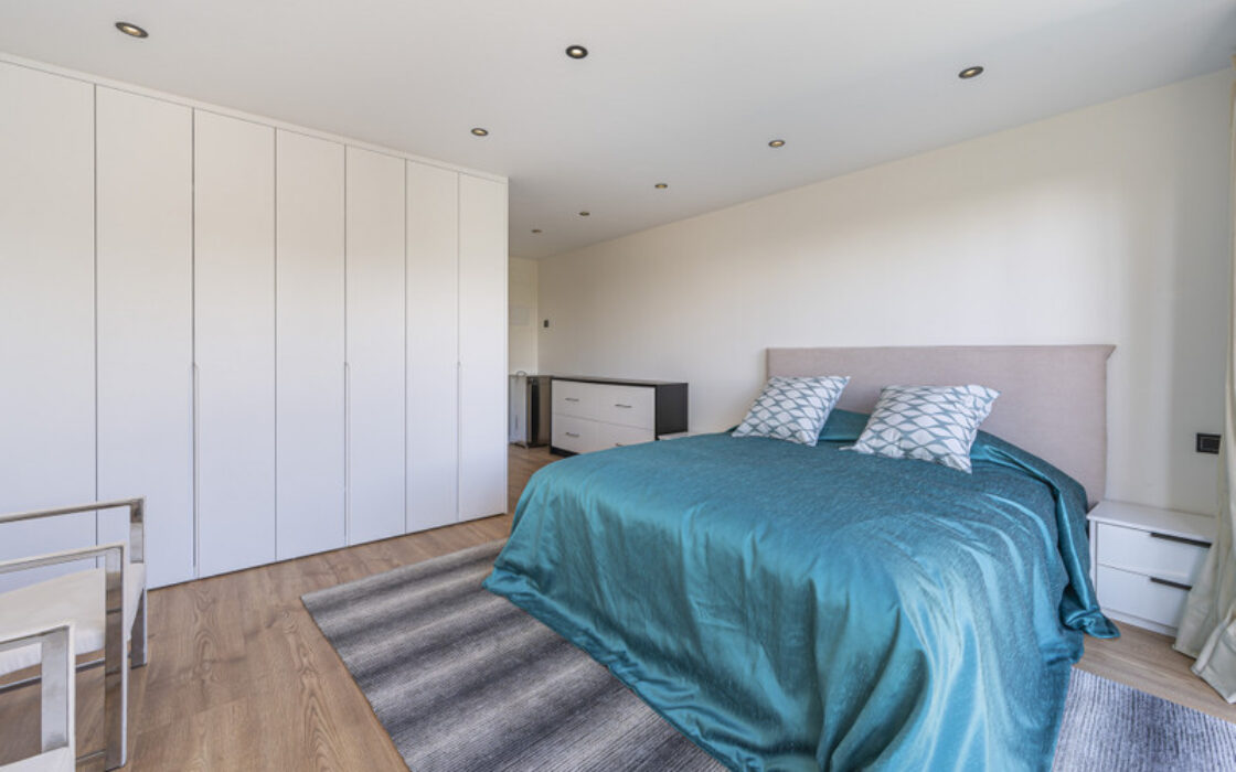 Исключительная вилла в Эль-Росарио 374 кв.м с террасой