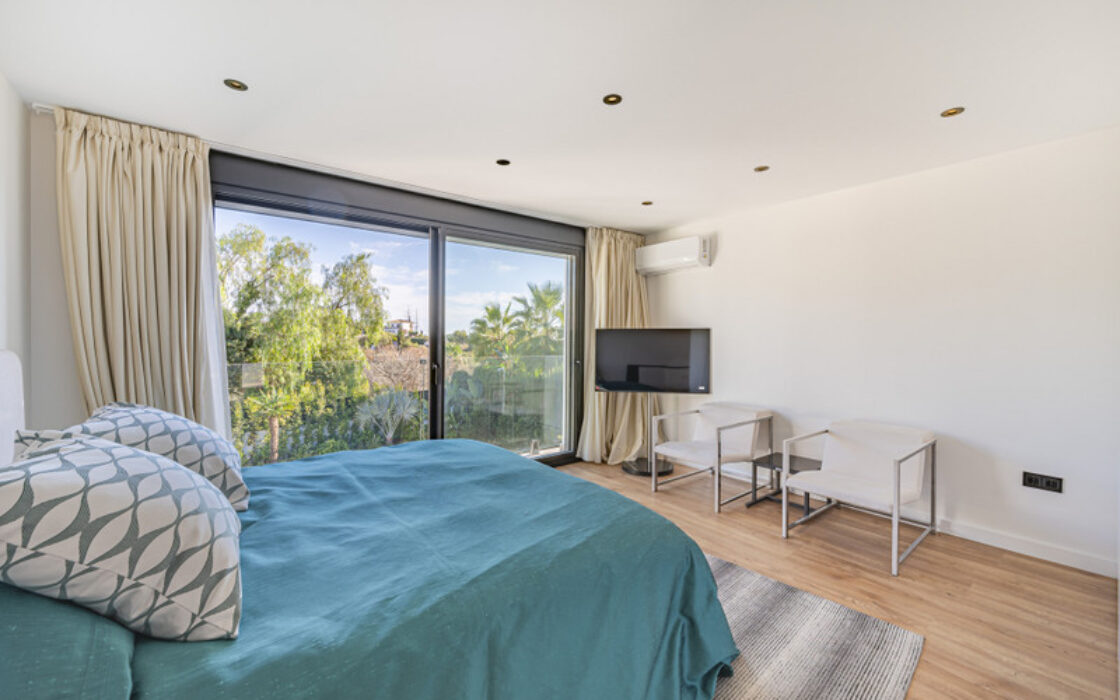 Исключительная вилла в Эль-Росарио 374 кв.м с террасой