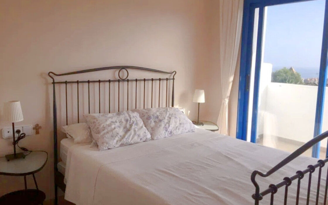 Ділянка в Ла-Дукезі з панорамним видом та великою терасою