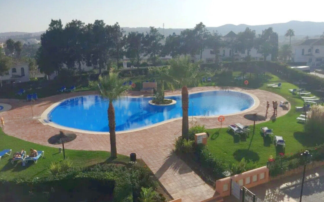 Ділянка в Ла-Дукезі з панорамним видом та великою терасою