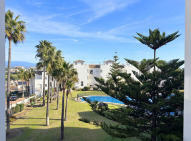 Большие апартаменты в Манильва Коста с террасой 124 кв.м