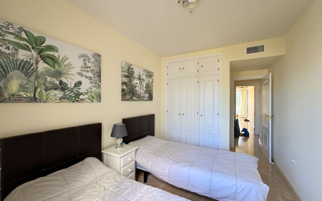 Большие апартаменты в Манильва Коста с террасой 124 кв.м