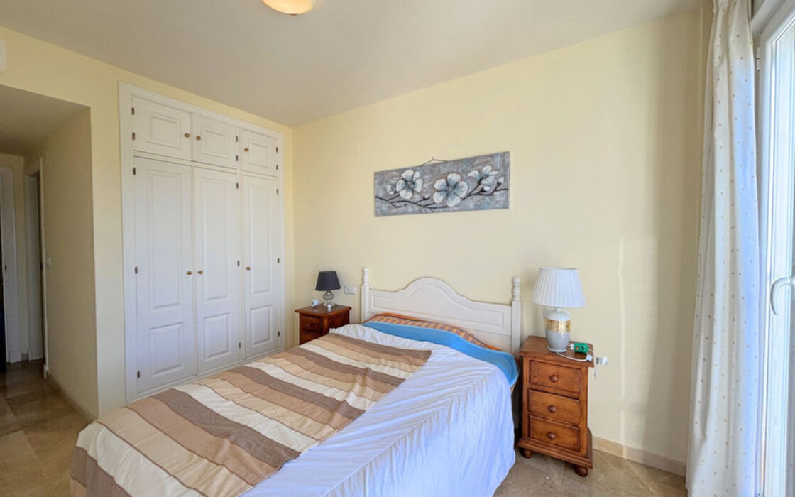 Большие апартаменты в Манильва Коста с террасой 124 кв.м