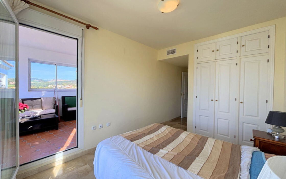 Большие апартаменты в Манильва Коста с террасой 124 кв.м