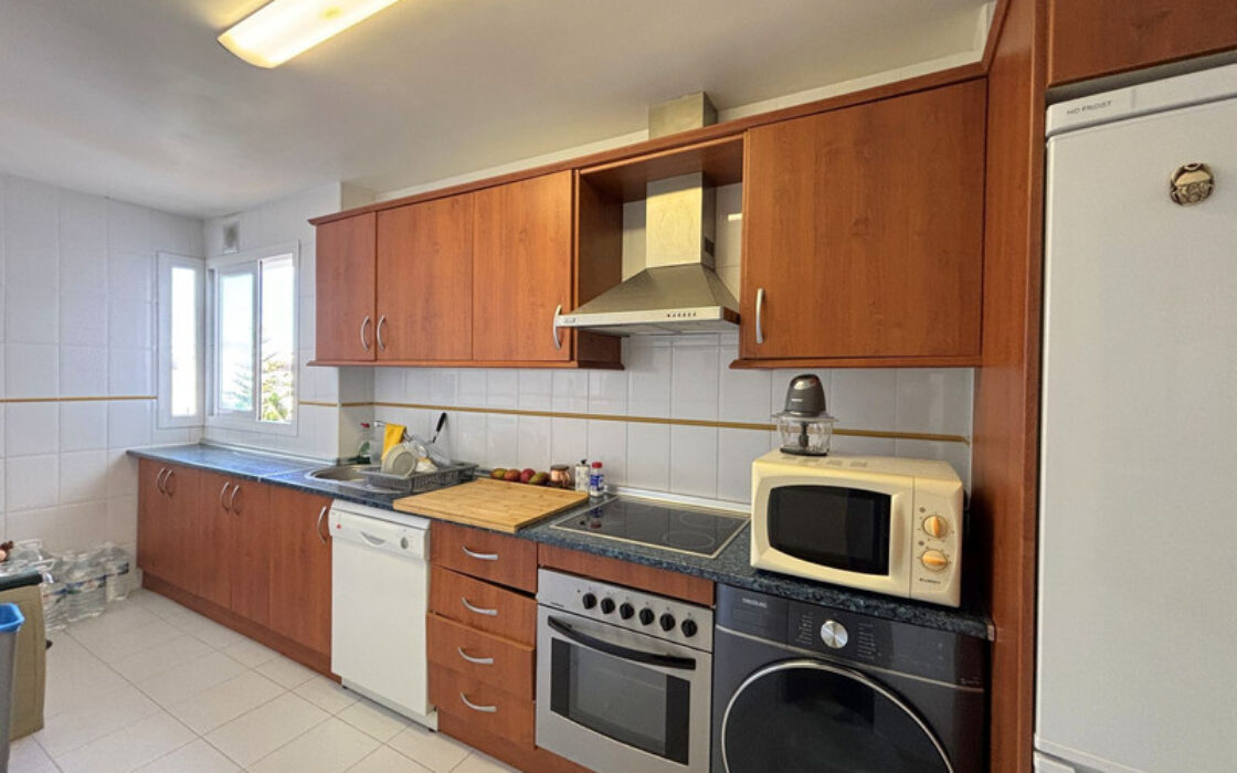 Большие апартаменты в Манильва Коста с террасой 124 кв.м