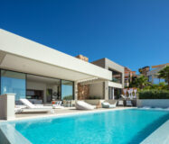 Роскошная вилла в Нуэва Андалусия, 592 кв.м, с террасой