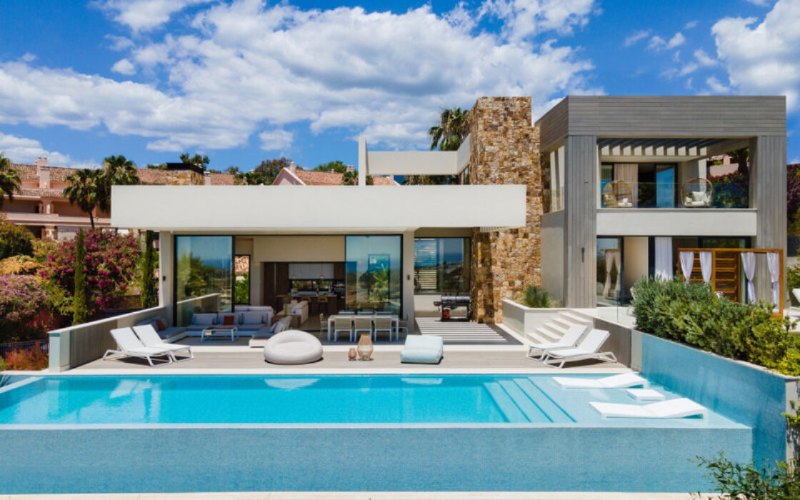 Роскошная вилла в Нуэва Андалусия, 592 кв.м, с террасой