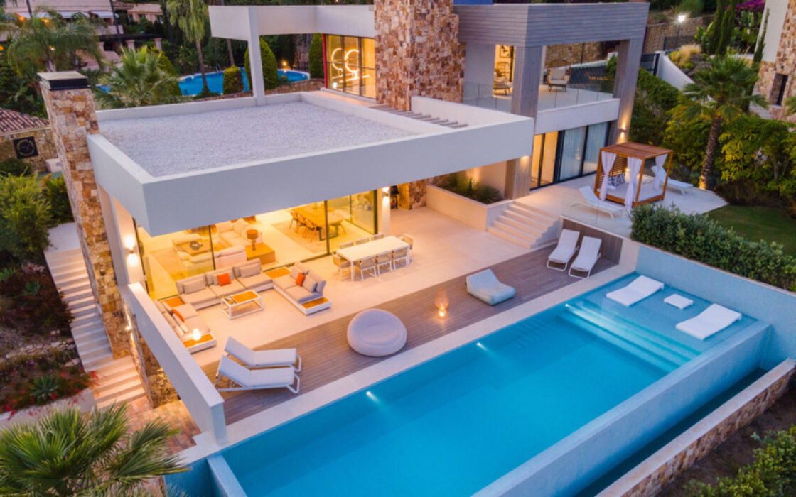 Роскошная вилла в Нуэва Андалусия, 592 кв.м, с террасой